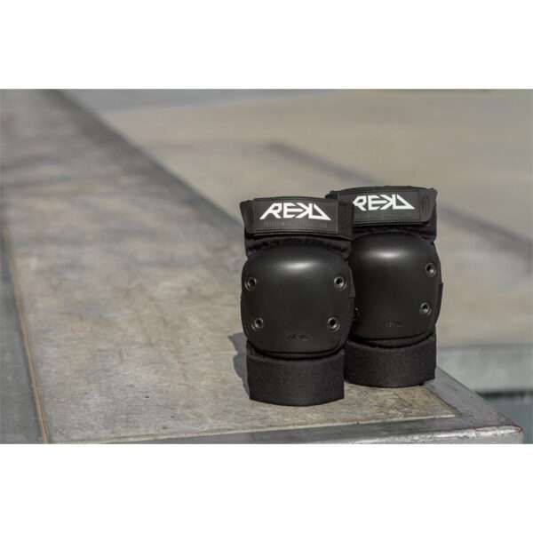 RKD630 REKD Ramp Elbow Pads Promo 02 REKD Ramp Elbow Pads
