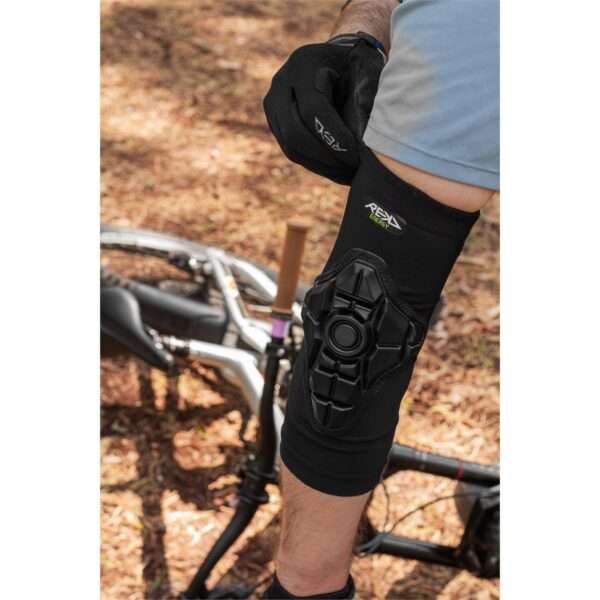 RKD635 REKD Energy Elbow Gaskets Lifestyle Image 2 @chicksandsbikepark REKD Energy Elbow Gaskets