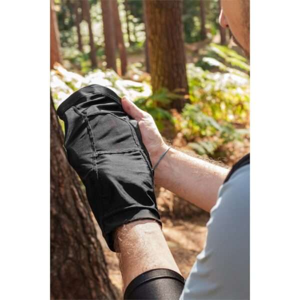 RKD635 REKD Energy Elbow Gaskets Lifestyle Image 3 @chicksandsbikepark REKD Energy Elbow Gaskets
